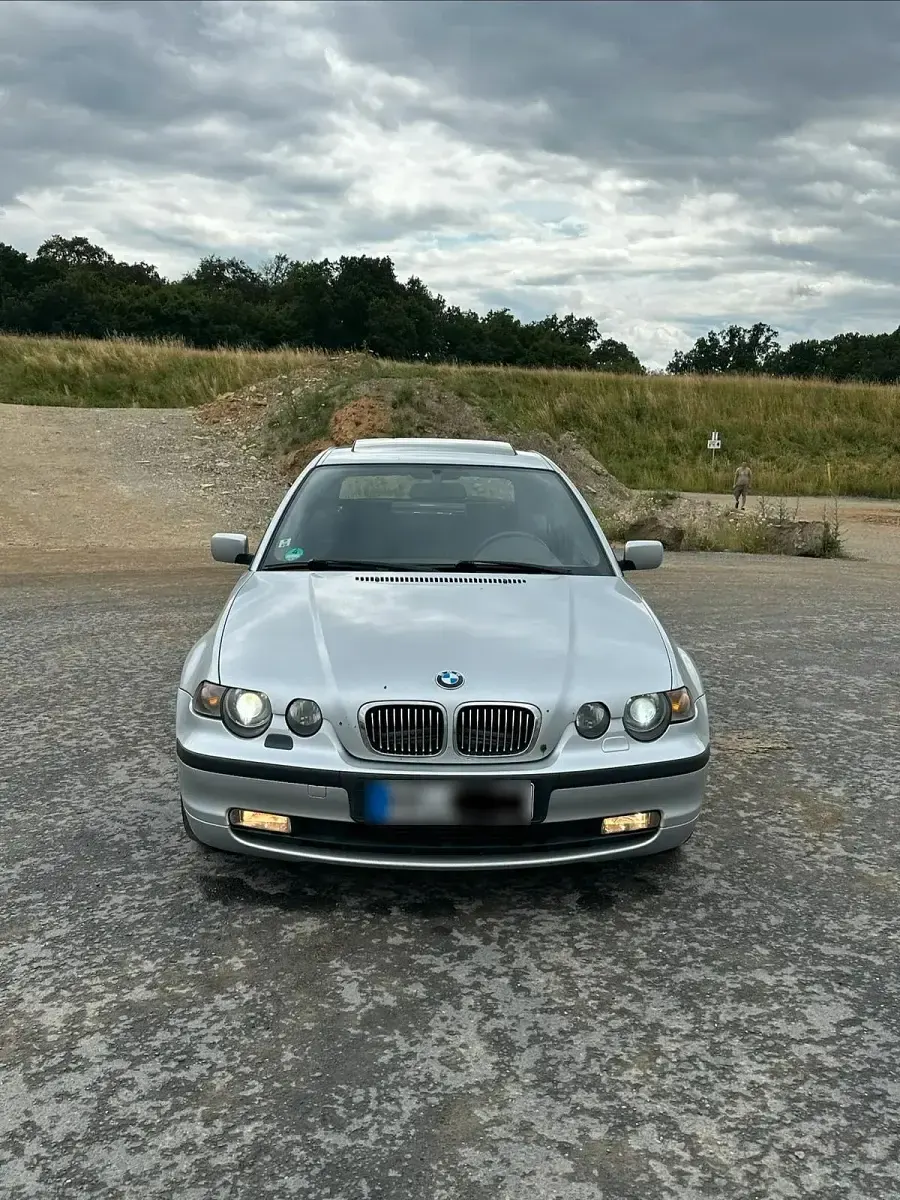 Gebraucht BMW 320 195 PS (143 kW) 2003 Silber Coupé