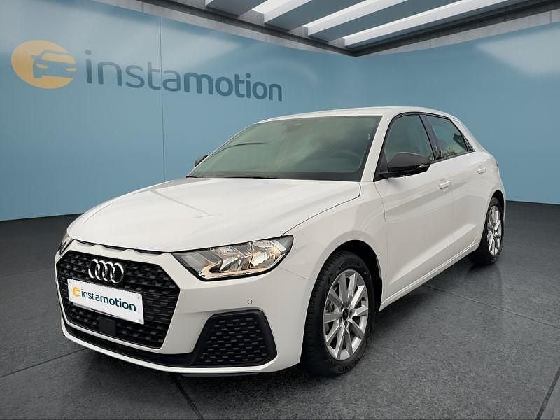 Weiß Gebraucht 2022 Audi A1 Sportback Kleinwagen | 17.899 € (Fairer Preis) - Bild 1/4