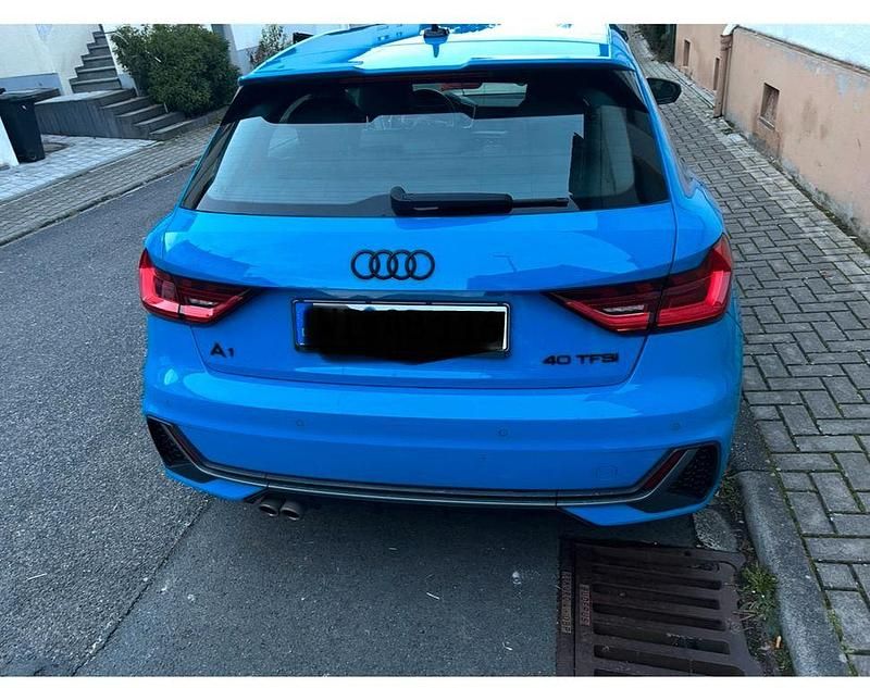 Blau Gebraucht 2019 Audi A1 Sportback Sport Kleinwagen | 22.000 € (Fairer Preis) - Bild 1/4