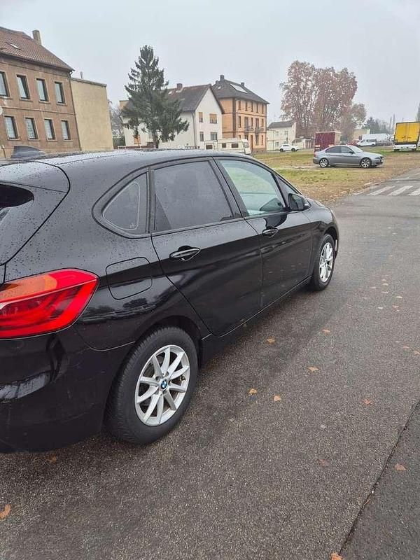 Gebraucht BMW 218 150 PS (110 kW) 2018 Schwarz Van / Kleinbus