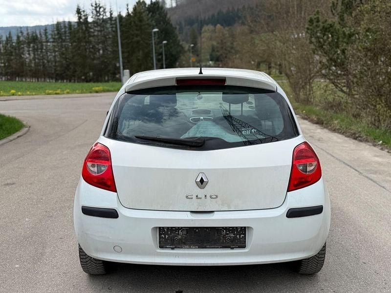 Gebraucht Renault Clio III 75 PS (55 kW) 2008 Weiß Kleinwagen