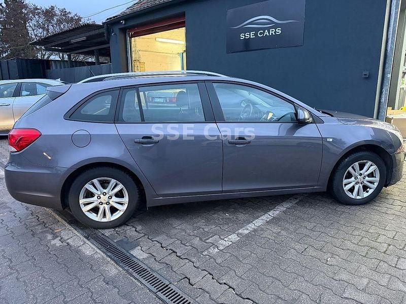 Gebraucht Chevrolet Cruze 140 PS (102 kW) 2012 Grau Kombi