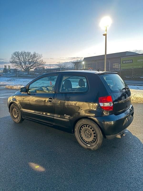 Gebraucht VW Polo 75 PS (55 kW) 2008 Schwarz Kleinwagen