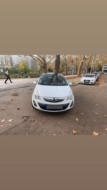 Weiß Gebraucht 2011 Opel Corsa Coupé | 6.500 € - Bild 1/4