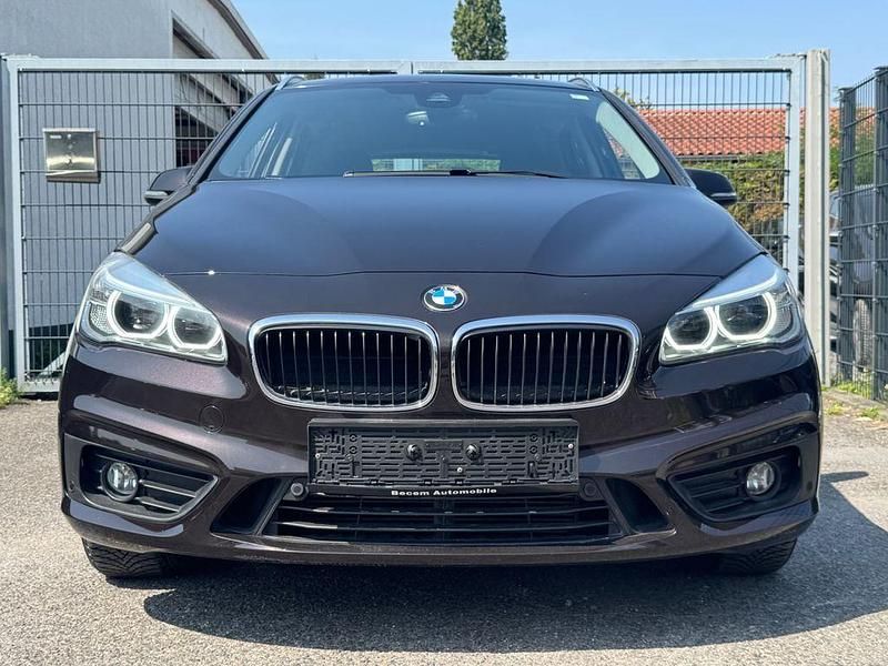 Braun Gebraucht 2016 BMW 218 Advantage Van / Kleinbus | 13.999 € (Fairer Preis) - Bild 1/4