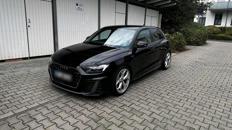 Schwarz Gebraucht 2019 Audi A1 Sportback S-Line Kleinwagen | 23.100 € (Fairer Preis) - Bild 1/4