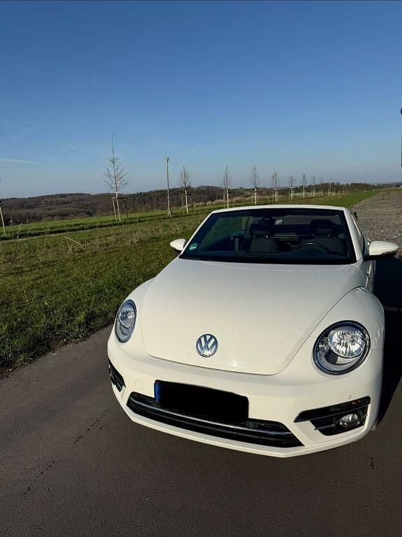 Gebraucht VW Beetle Sound 105 PS (77 kW) 2018 Weiß Kleinwagen