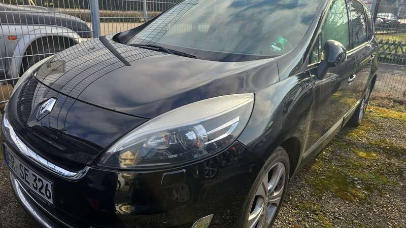 Schwarz Gebraucht 2012 Renault Grand Scénic III Bose Edition Van / Kleinbus | 5.100 € (Fairer Preis) - Bild 1/4