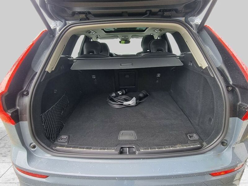 Gebraucht Volvo XC60 Core 349 PS (256 kW) 2023 Thunder grey metallic SUV