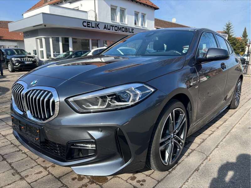 Grau Gebraucht 2020 BMW 118 M Sport Kleinwagen | 16.990 € (Fairer Preis) - Bild 1/4