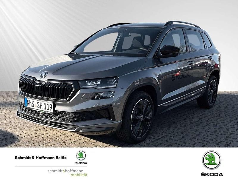 Graphite grau Gebraucht 2025 Skoda Karoq SportLine SUV | 36.980 € (Etwas zu teuer) - Bild 1/4