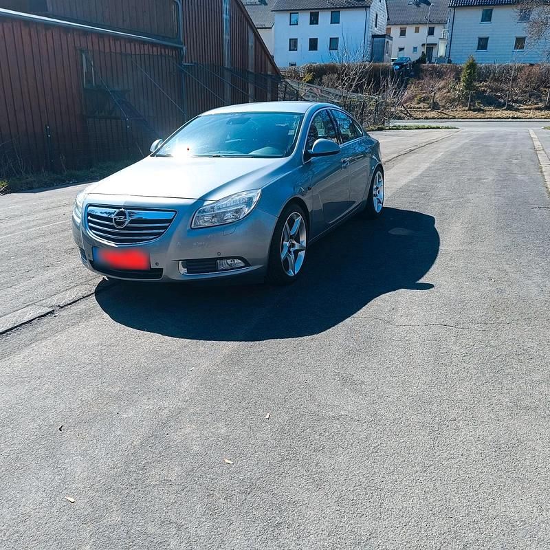 Gebraucht Opel Insignia 140 PS (102 kW) 2009 Silber Limousine