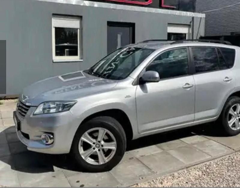 Silber Gebraucht 2011 Toyota RAV4 SUV | 9.800 € (Fairer Preis) - Bild 1/4