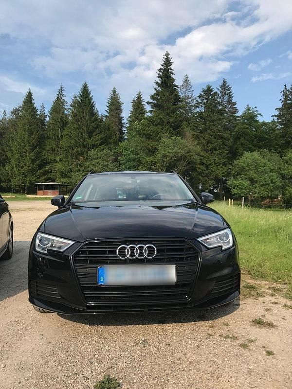 Schwarz Gebraucht 2017 Audi A3 Sportback Comfort Kombi | 15.500 € (Fairer Preis) - Bild 1/3