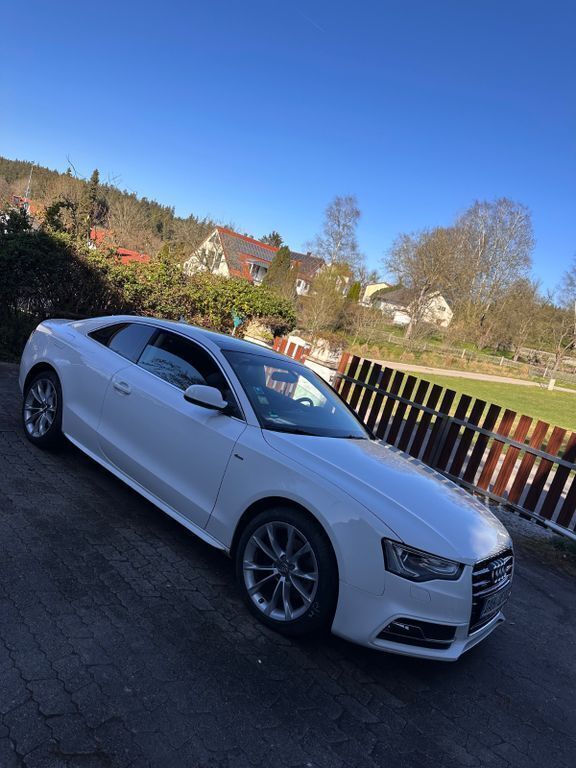 Weiß Gebraucht 2013 Audi A5 Sport Coupé | 17.000 € (Fairer Preis) - Bild 1/4