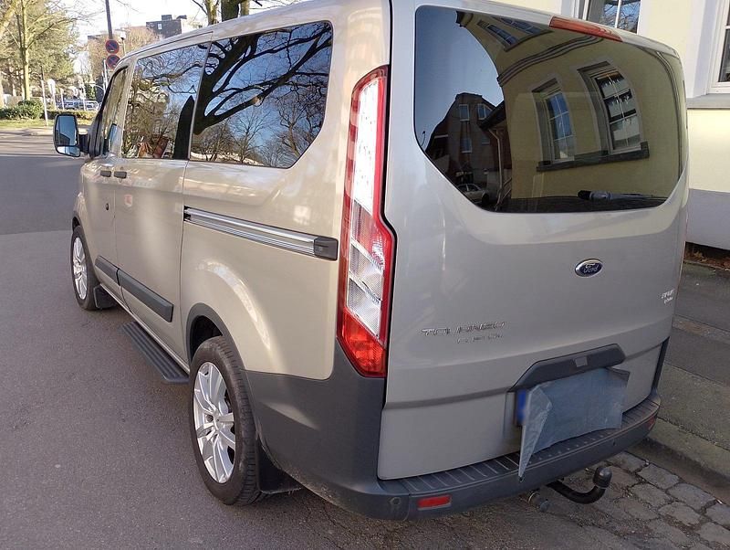 Second-hand Ford Transit 170 CP (125 kW) 2017 Andere farben Monovolum