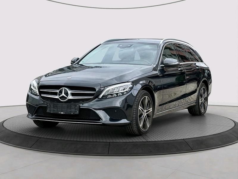 Grau Gebraucht 2020 Mercedes C300e Kombi | 25.900 € (Fairer Preis) - Bild 1/4