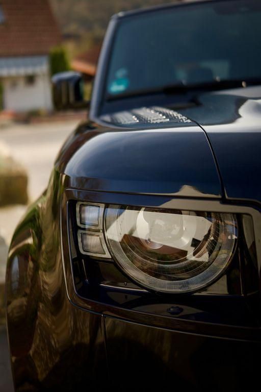 Gebraucht Land Rover Defender SE Dynamic 200 PS (147 kW) 2023 Schwarz SUV