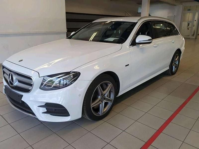 Weiß Gebraucht 2020 Mercedes E300 AMG Kombi | 20.980 € (Superpreis) - Bild 1/3