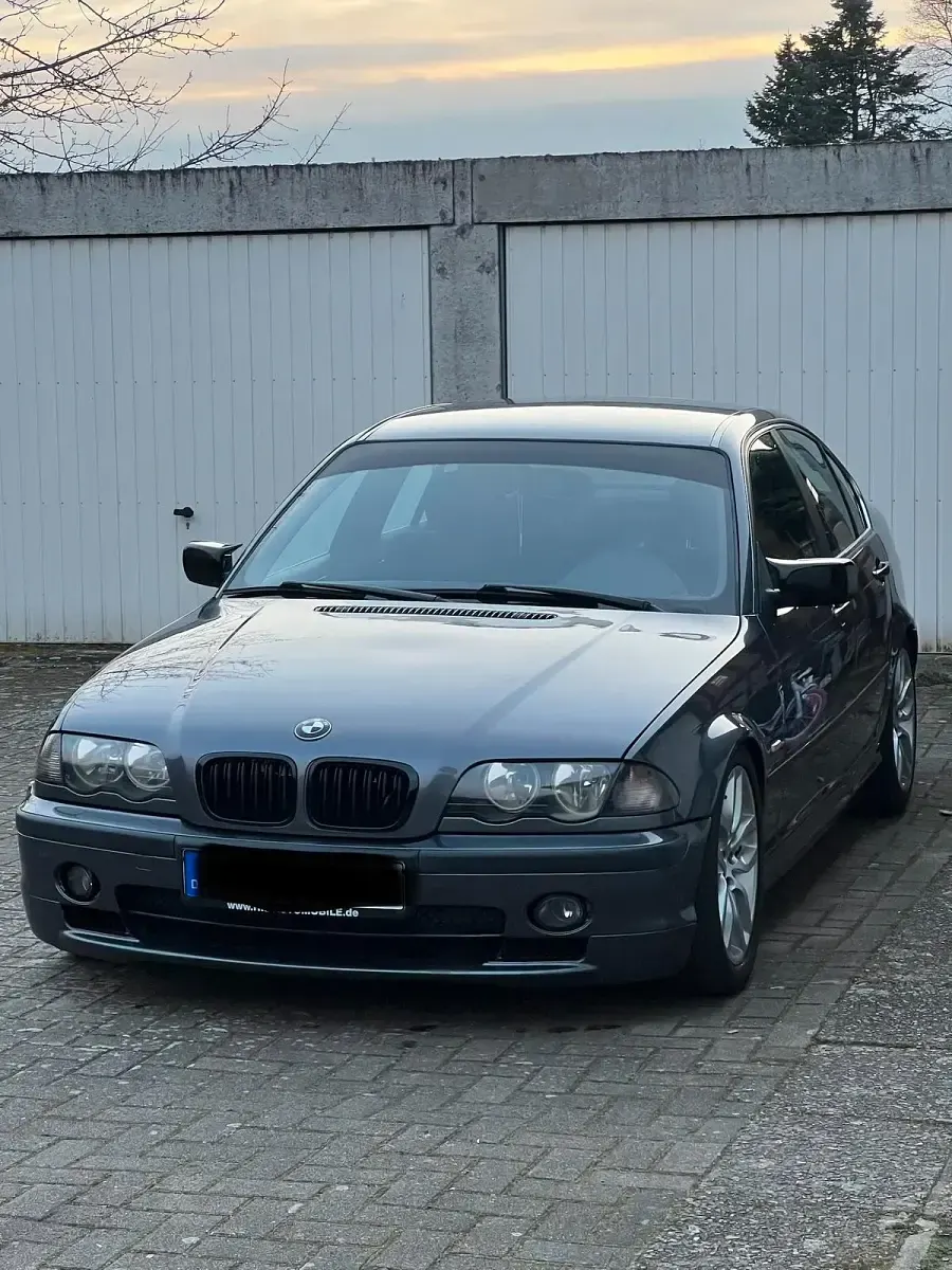 Gebraucht BMW 320 M Sport 170 PS (125 kW) 2001 Grau Limousine