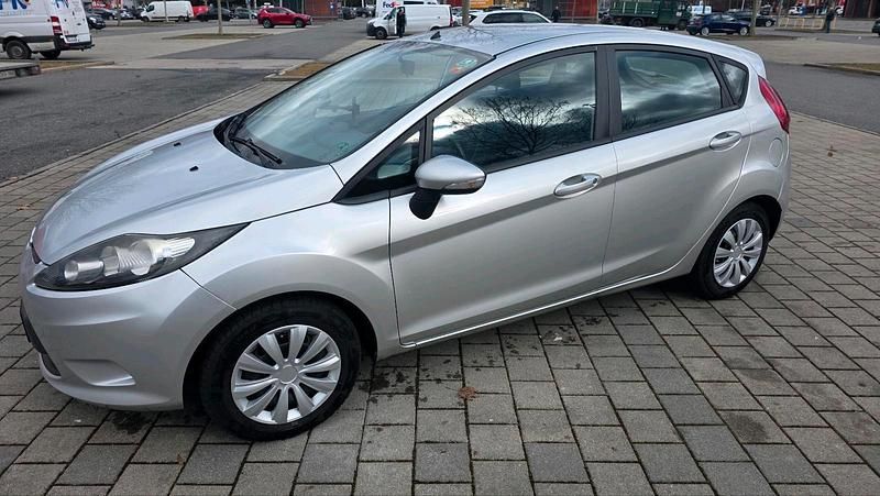 Gebraucht Ford Fiesta 52 PS (38 kW) 2009 Silber Kleinwagen