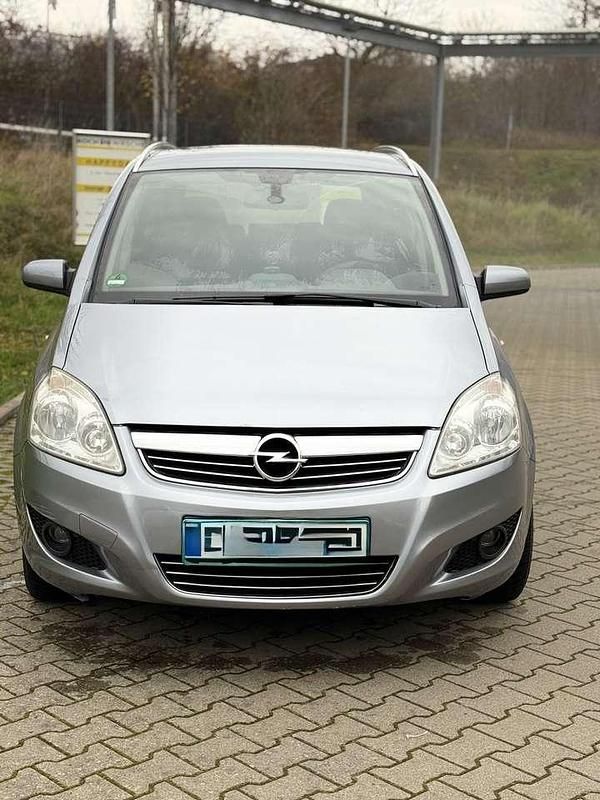 Grau Gebraucht 2008 Opel Zafira Eco Van / Kleinbus | 2.900 € (Superpreis) - Bild 1/4