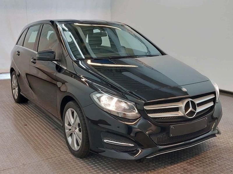 Schwarz Gebraucht 2015 Mercedes B200 Van / Kleinbus | 13.490 € (Guter Preis) - Bild 1/4