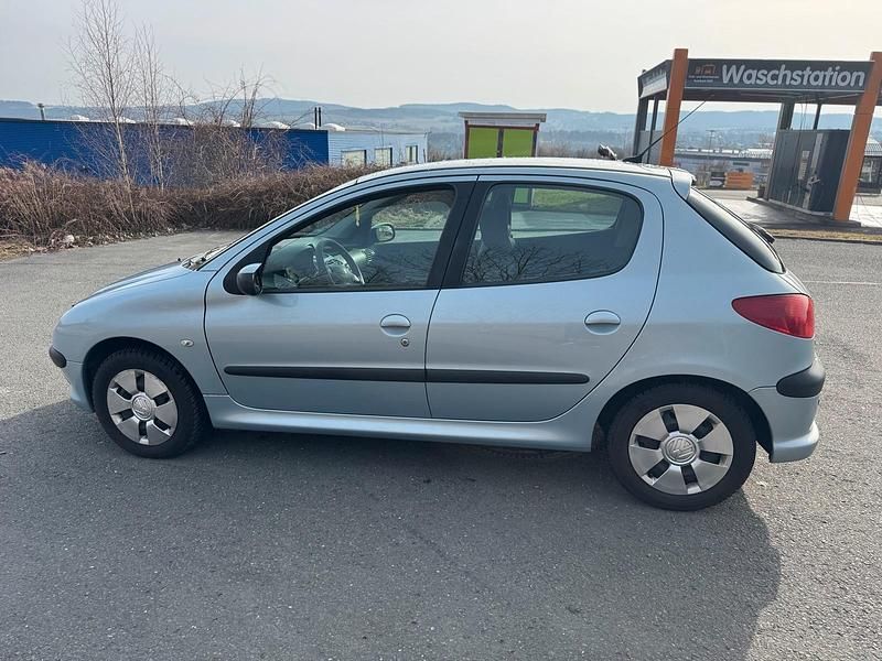 Gebraucht Peugeot 206 75 PS (55 kW) 2006 Blau Kleinwagen