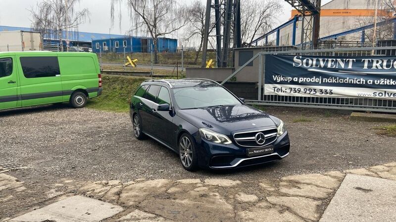 Blau Gebraucht 2014 Mercedes E63 AMG AMG Kombi | 39.145 € (Teuer) - Bild 1/4