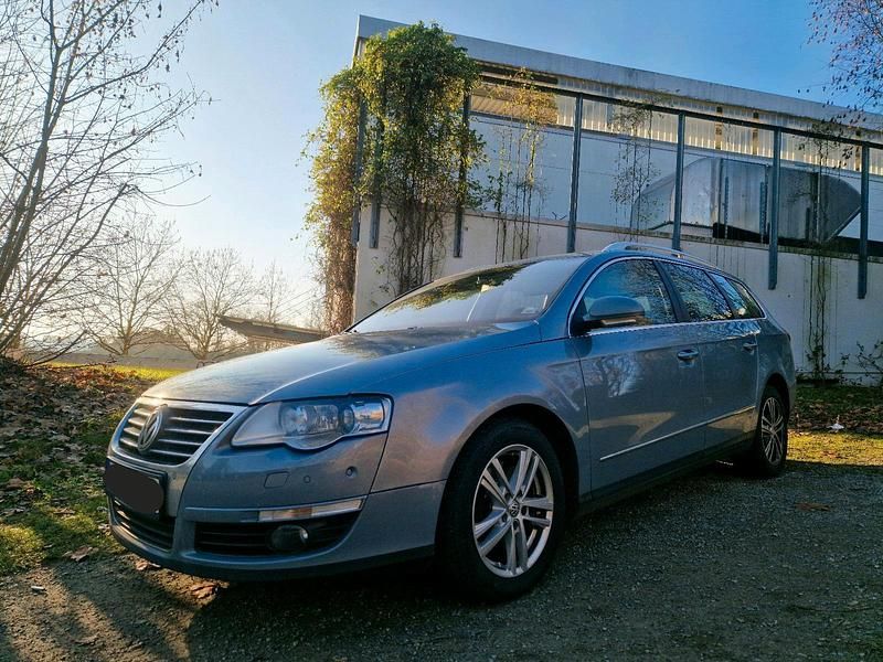 Grau Gebraucht 2009 VW Passat Highline Kombi | 4.600 € (Fairer Preis) - Bild 1/4