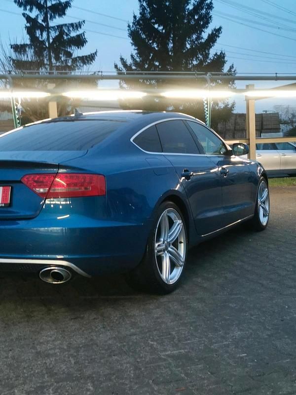 Blau Gebraucht 2010 Audi A5 Coupé | 5.700 € (Superpreis) - Bild 1/4