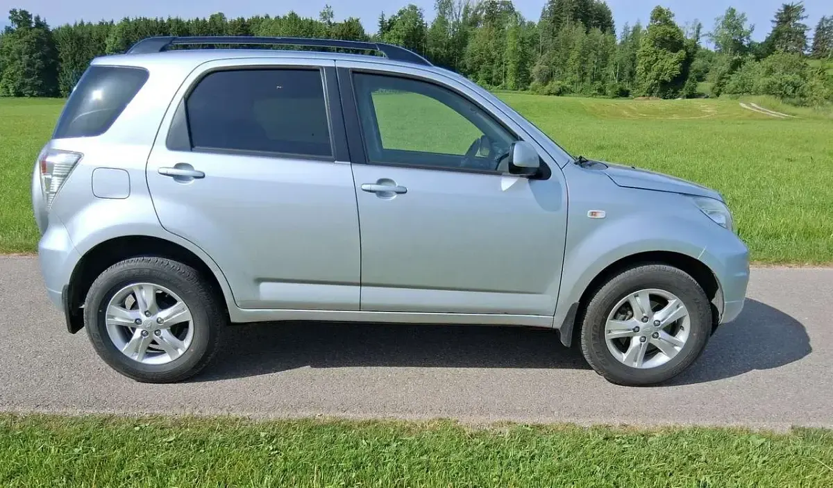 Gebraucht Daihatsu Terios 105 PS (77 kW) 2011 Silber SUV