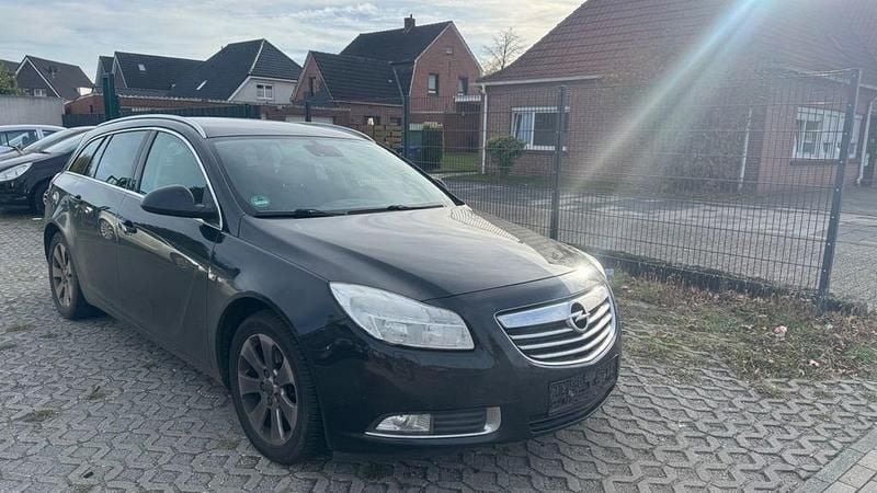 Gebraucht Opel Insignia Sport 131 PS (96 kW) 2010 Schwarz Kombi