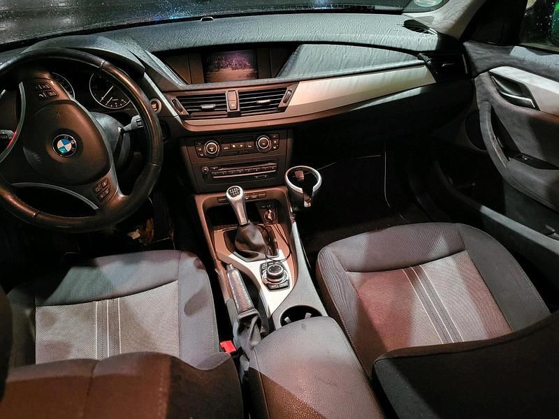 Blau Gebraucht 2010 BMW X1 SUV | 5.700 € (Guter Preis) - Bild 1/4