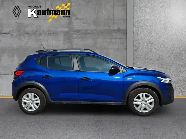 Gebraucht Dacia Sandero Essentiel 101 PS (74 kW) 2024 Blau SUV