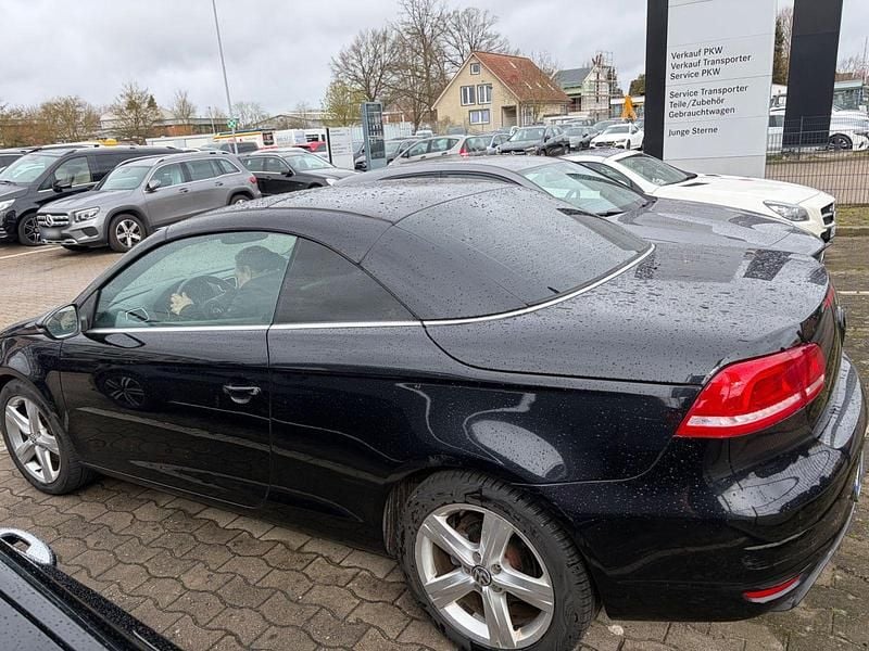 Second-hand VW Eos 211 CP (155 kW) 2015 Negru Cabrio