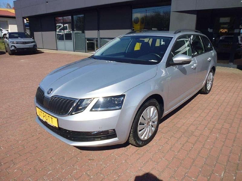 Gebraucht Skoda Octavia Ambition 110 PS (80 kW) 2017 Brilliantsilber metallic Kombi