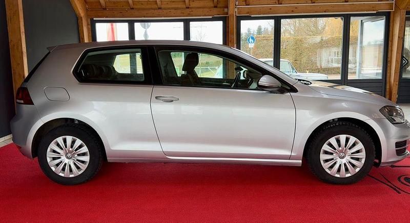 Second-hand VW Golf VII Trendline 86 CP (63 kW) 2015 Argintiu Hatchback