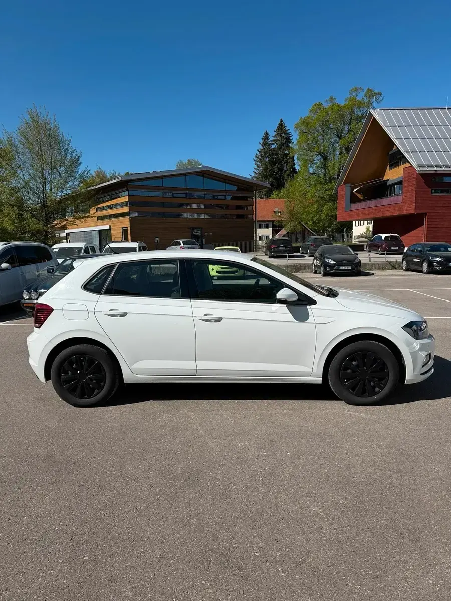 Gebraucht VW Polo Comfortline 95 PS (69 kW) 2020 Weiß Kleinwagen