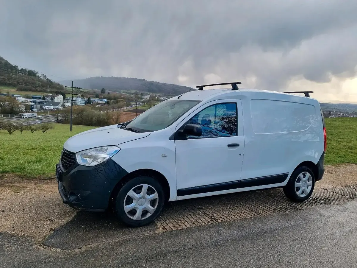 Gebraucht Dacia Dokker Essentiel 75 PS (55 kW) 2020 Gletscherweiss Van / Kleinbus