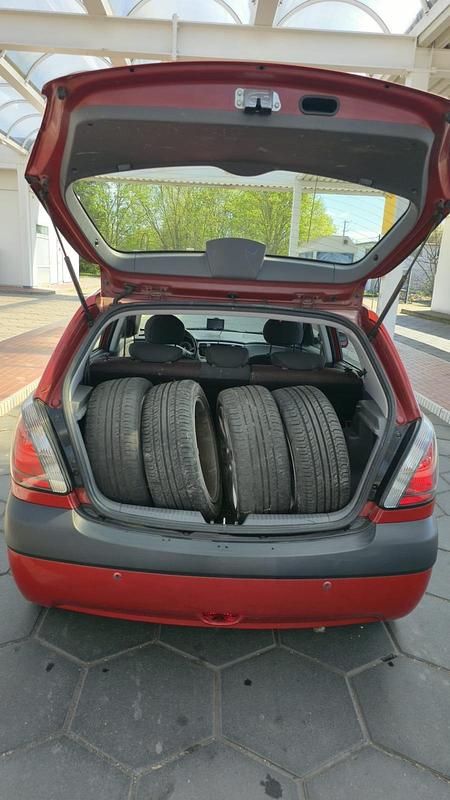 Second-hand Kia Rio 95 CP (69 kW) 2009 Roșu Berlinǎ