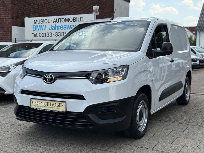 Weiß Gebraucht 2023 Toyota Proace City City Van | 16.990 € - Bild 1/4