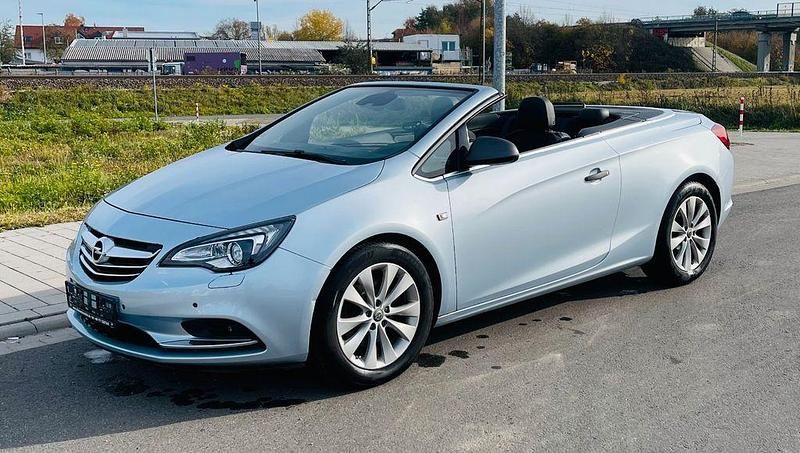 Blau Gebraucht 2015 Opel Cascada Innovation Cabrio | 11.000 € (Fairer Preis) - Bild 1/4