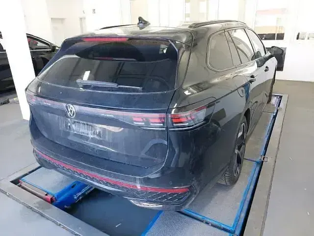 Gebraucht VW Passat R-line 193 PS (141 kW) 2025 Grenadillschwarz metallic Kombi