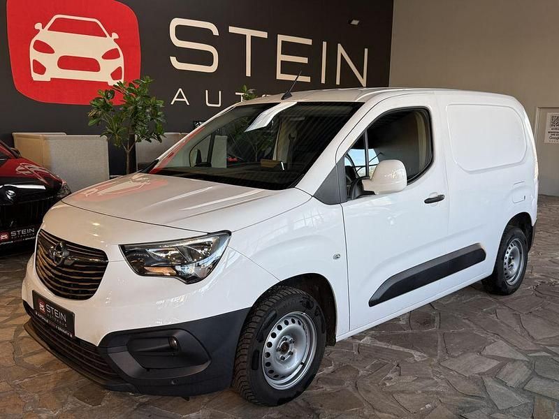 Gebraucht Opel Combo Edition 102 PS (75 kW) 2020 Weiß Van / Kleinbus
