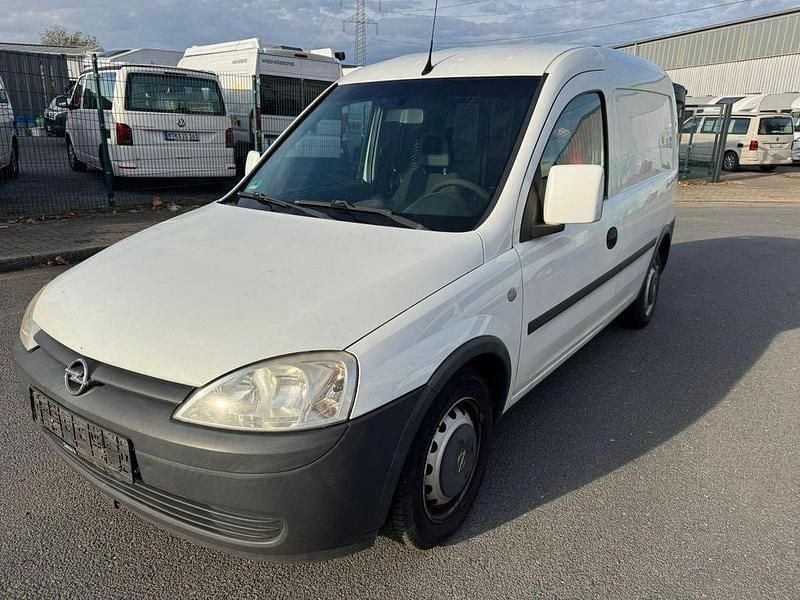 Weiß Gebraucht 2010 Opel Combo Van / Kleinbus | 2.300 € (Fairer Preis) - Bild 1/4
