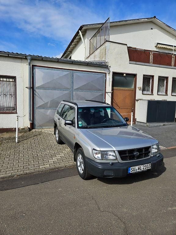 Silber Gebraucht 1999 Subaru Forester SUV | 1.550 € - Bild 1/4