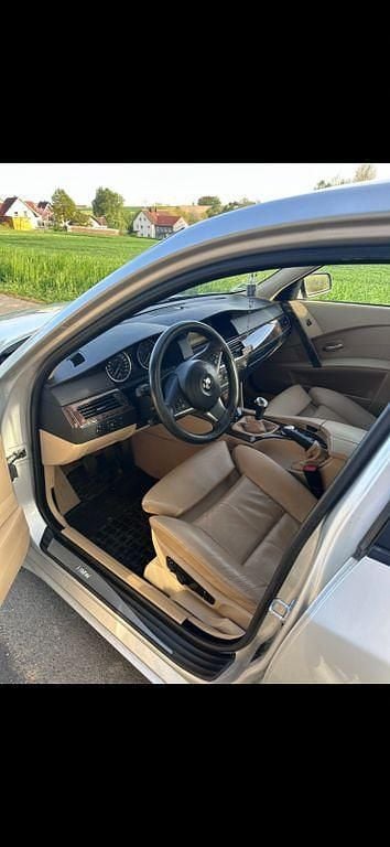Gebraucht BMW 530 258 PS (189 kW) 2005 Silber Limousine