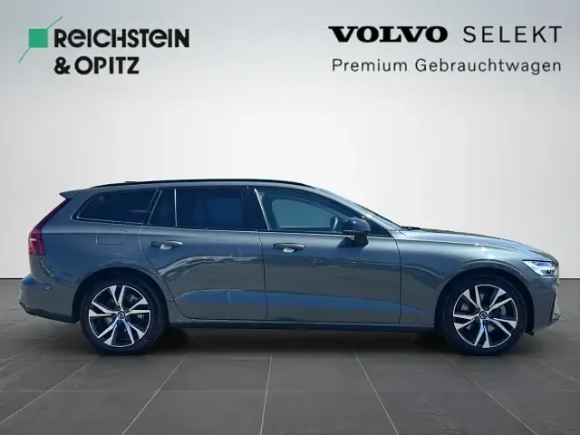 Gebraucht Volvo V60 Plus 197 PS (144 kW) 2025 Gruen Kombi
