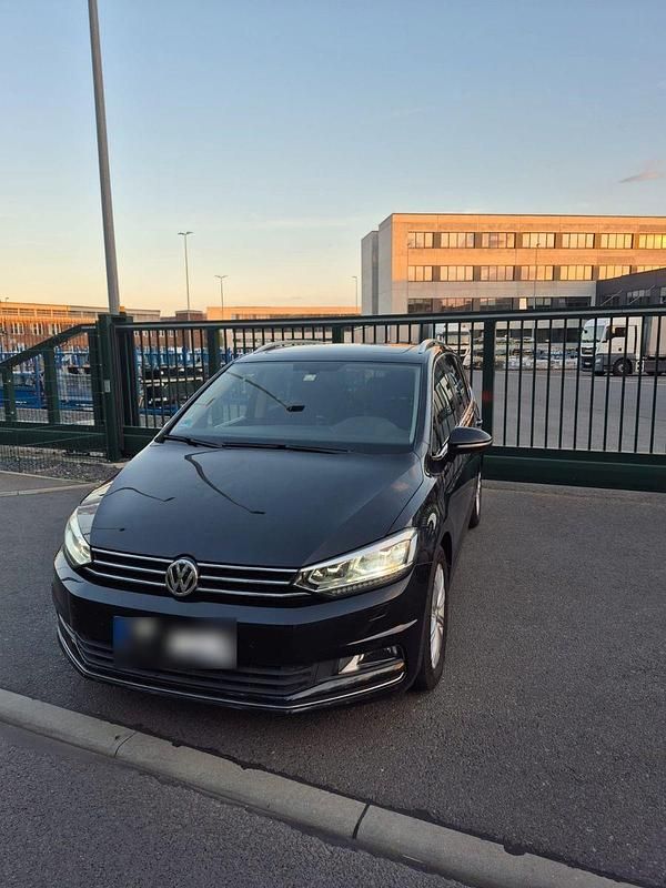 Gebraucht VW Touran Highline 150 PS (110 kW) 2016 Schwarz Van / Kleinbus